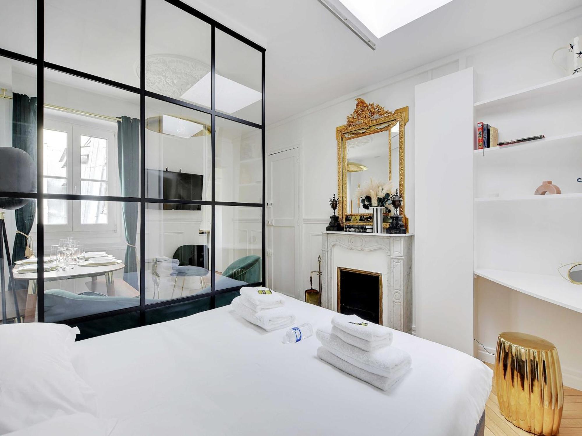 Apartment Pretty 2p - Ternes St Honore Paris